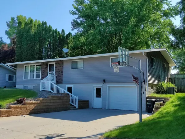 1310 Skyline Dr, Decorah, IA 52101
