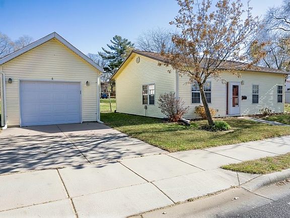 2nd image of 610 Cady Ave