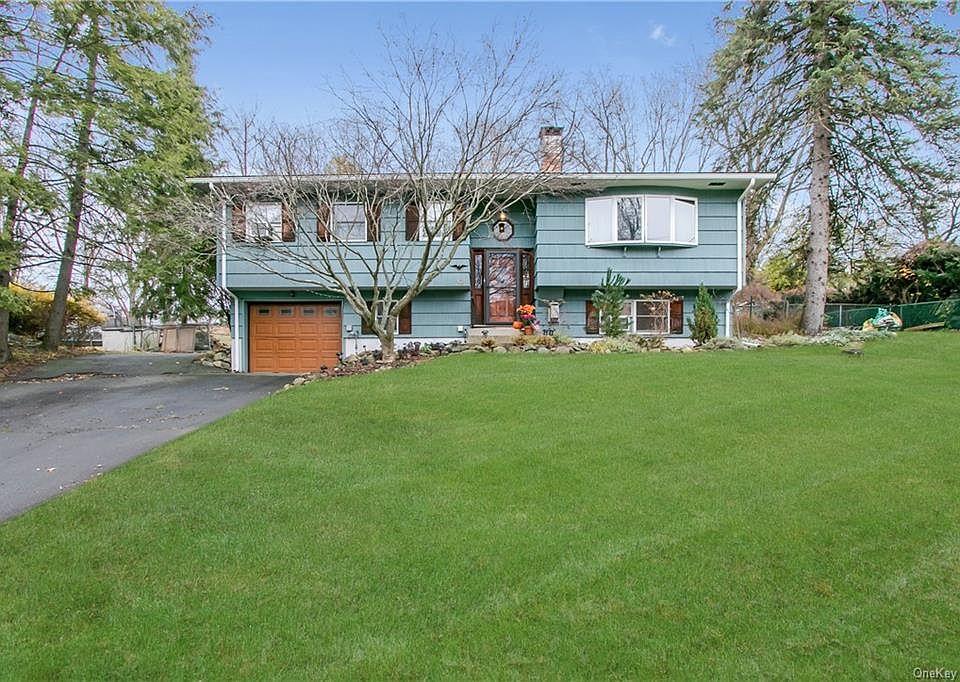 1st image of 12 Adams Dr
