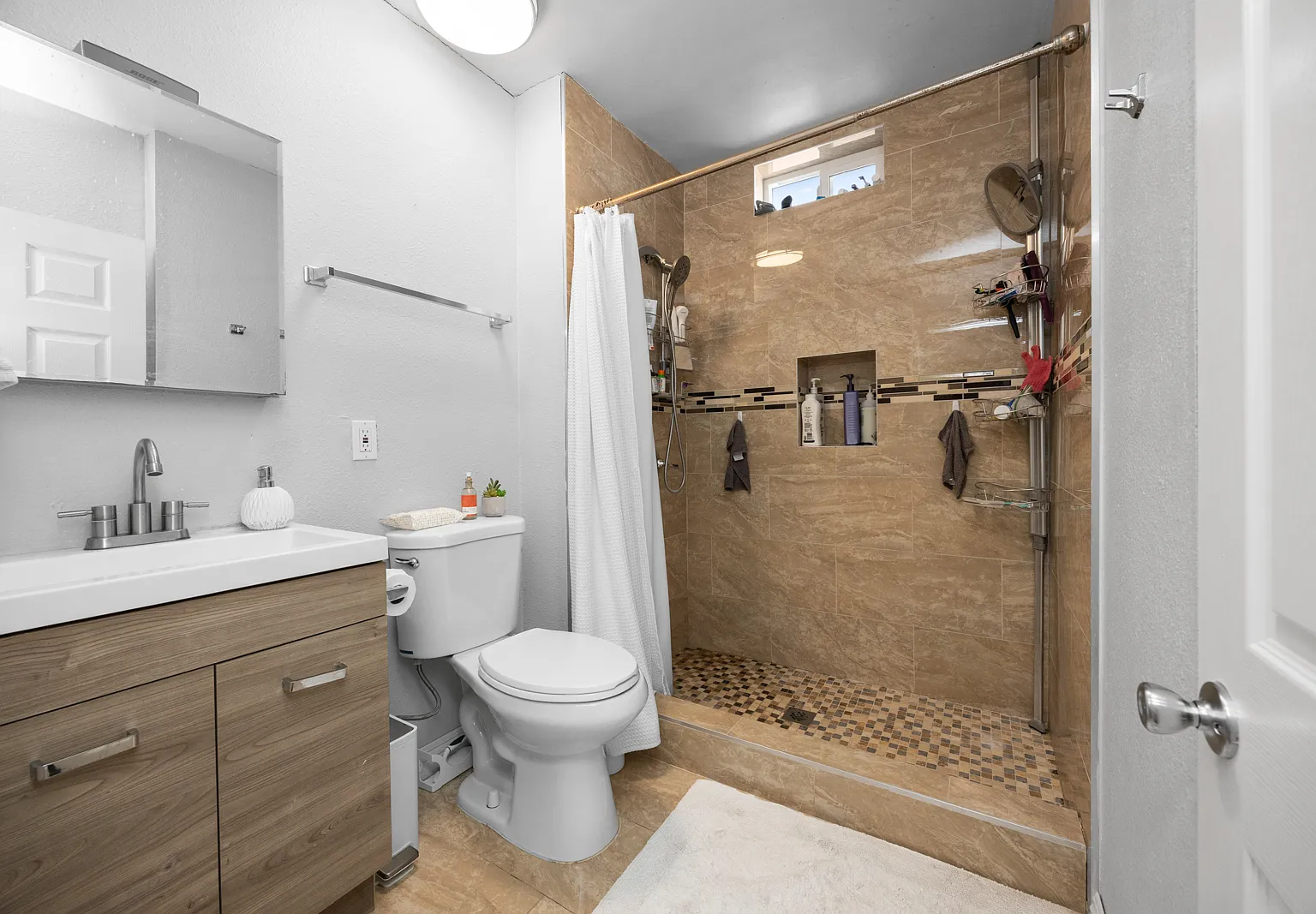 2 bed, 800 sqft, $2,600 — Photo 4