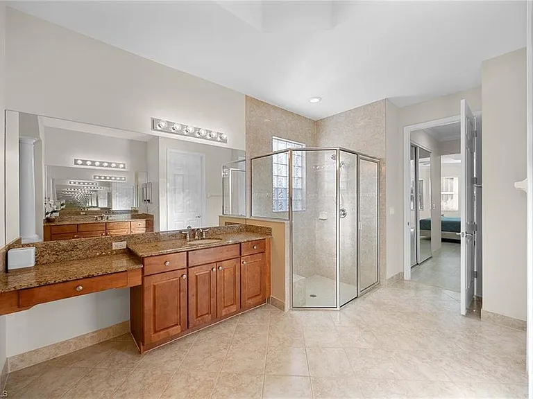 6542 Marbella Dr — Photo 22