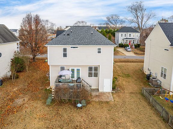 3rd image of 156 Haywood Ln