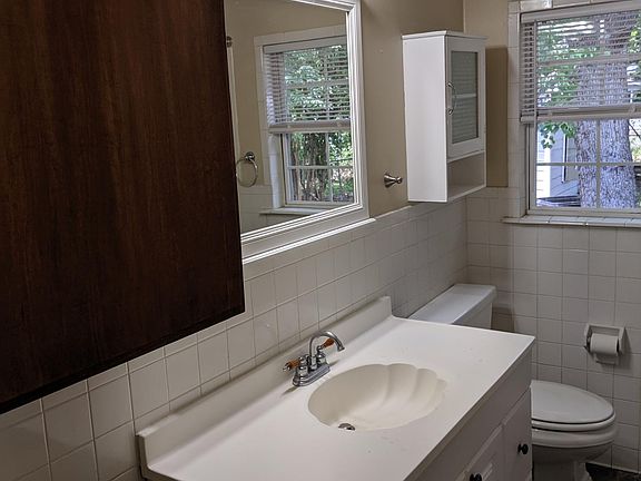 5th image of 355 Nassau Dr