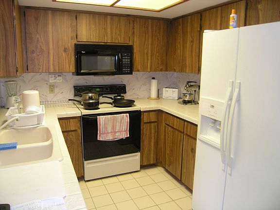5th image of 9430 Scott Dr