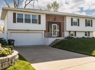 232 Crandall Dr NE, Cedar Rapids, IA 52402