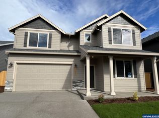 11203 Apple Ln NE, Aurora, OR 97020