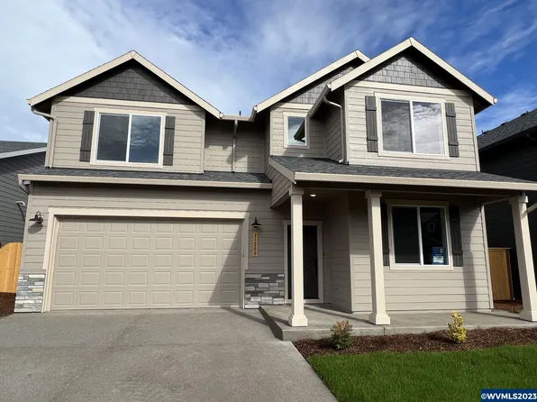 11203 Apple Ln NE, Aurora, OR 97020