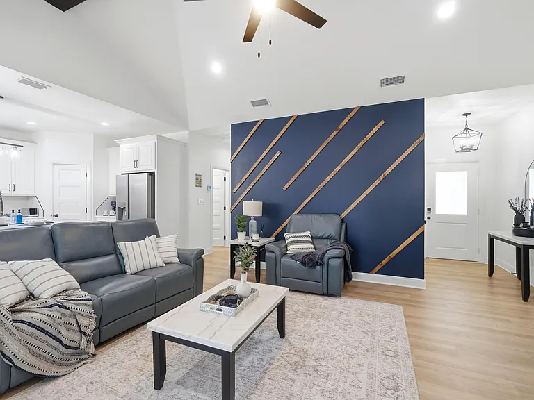 3882 National Dr — Photo 2