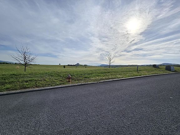 2nd image of 98 River Ridge Rd