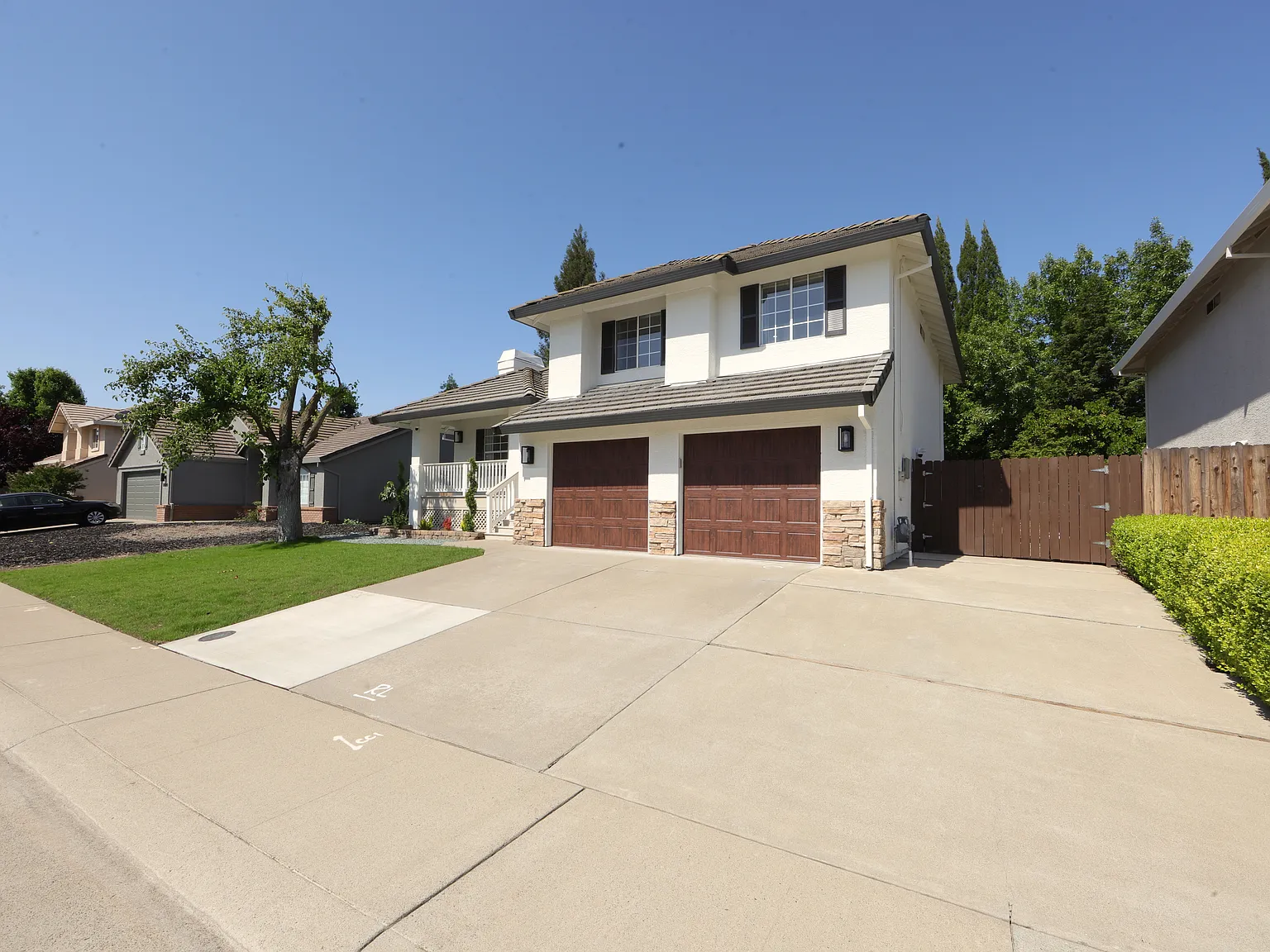 4 bed, 1763 sqft, $4,380 — Photo 1