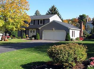 66 Blackwatch Trl, Fairport, NY 14450