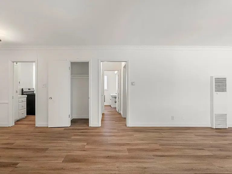 349 N Palm Dr #6 — Photo 5