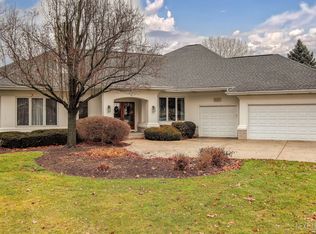 4205 Royal Fox Dr, Saint Charles, IL 60174