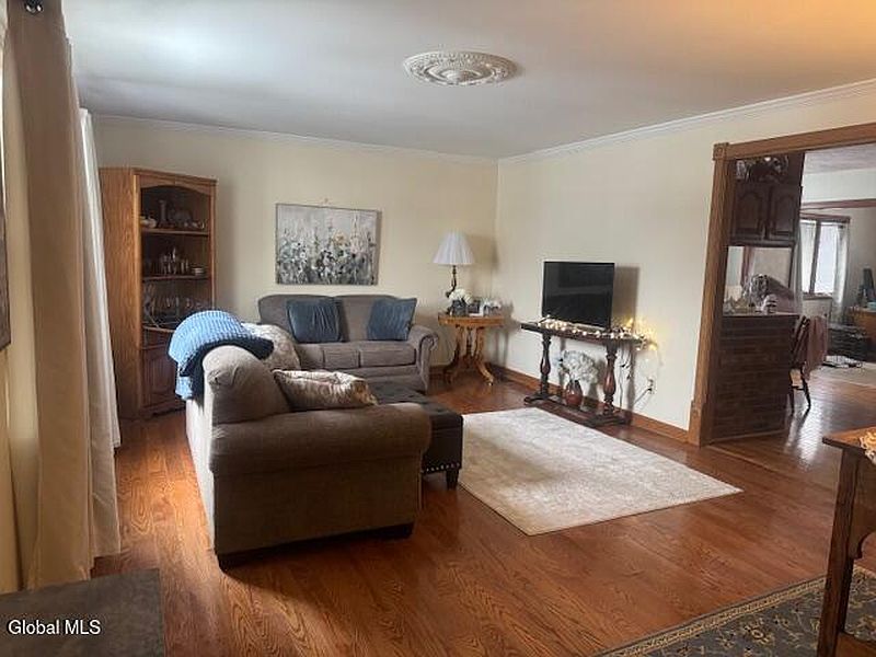 5th image of 35 Excelsior Avenue