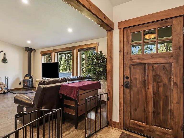 Lariat — Photo 11