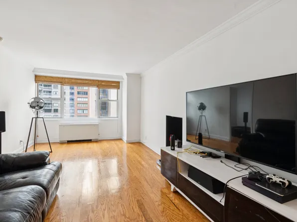520 East 72nd Street image 1 of 12