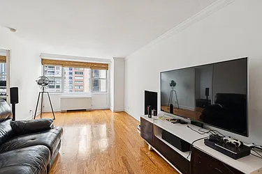 520 East 72nd Street, #8M