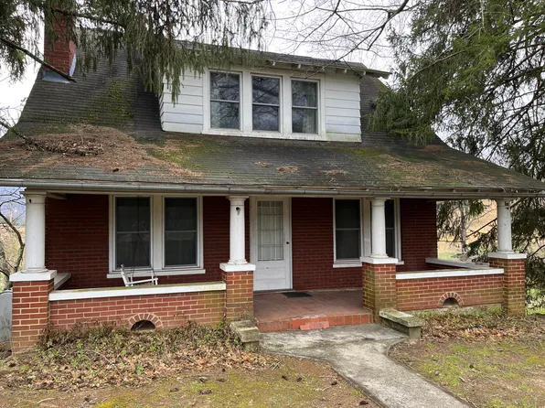 854 Colonial Rd, Blue Ridge, VA 24064