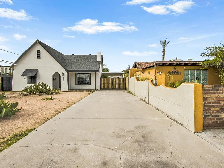 1614 E Roma Ave — Photo 31