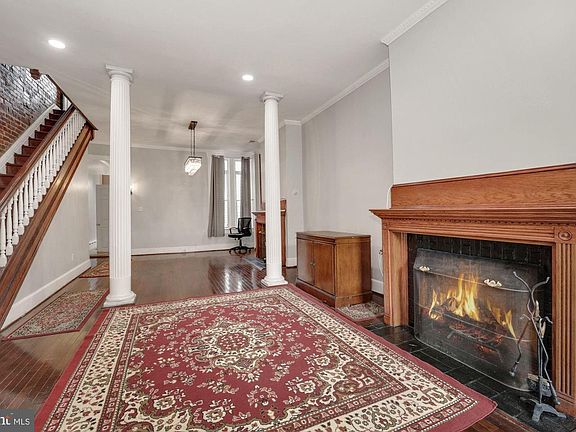 5th image of 633 8th St NE