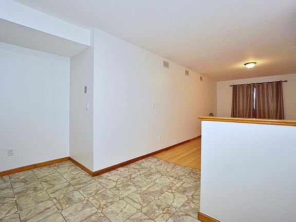 5th image of 11 Ross Ave #1A