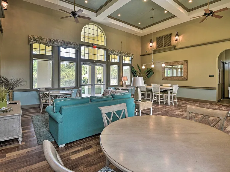 Building's Lounge
