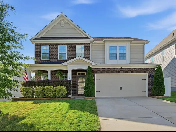 641 Belle Grove Dr, Lake Wylie, SC 29710