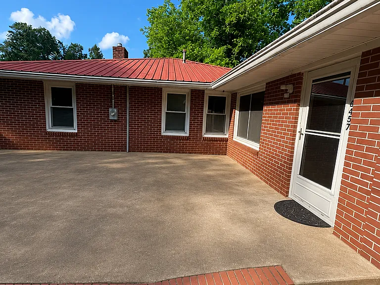 8457 Thomaston Rd — Photo 23
