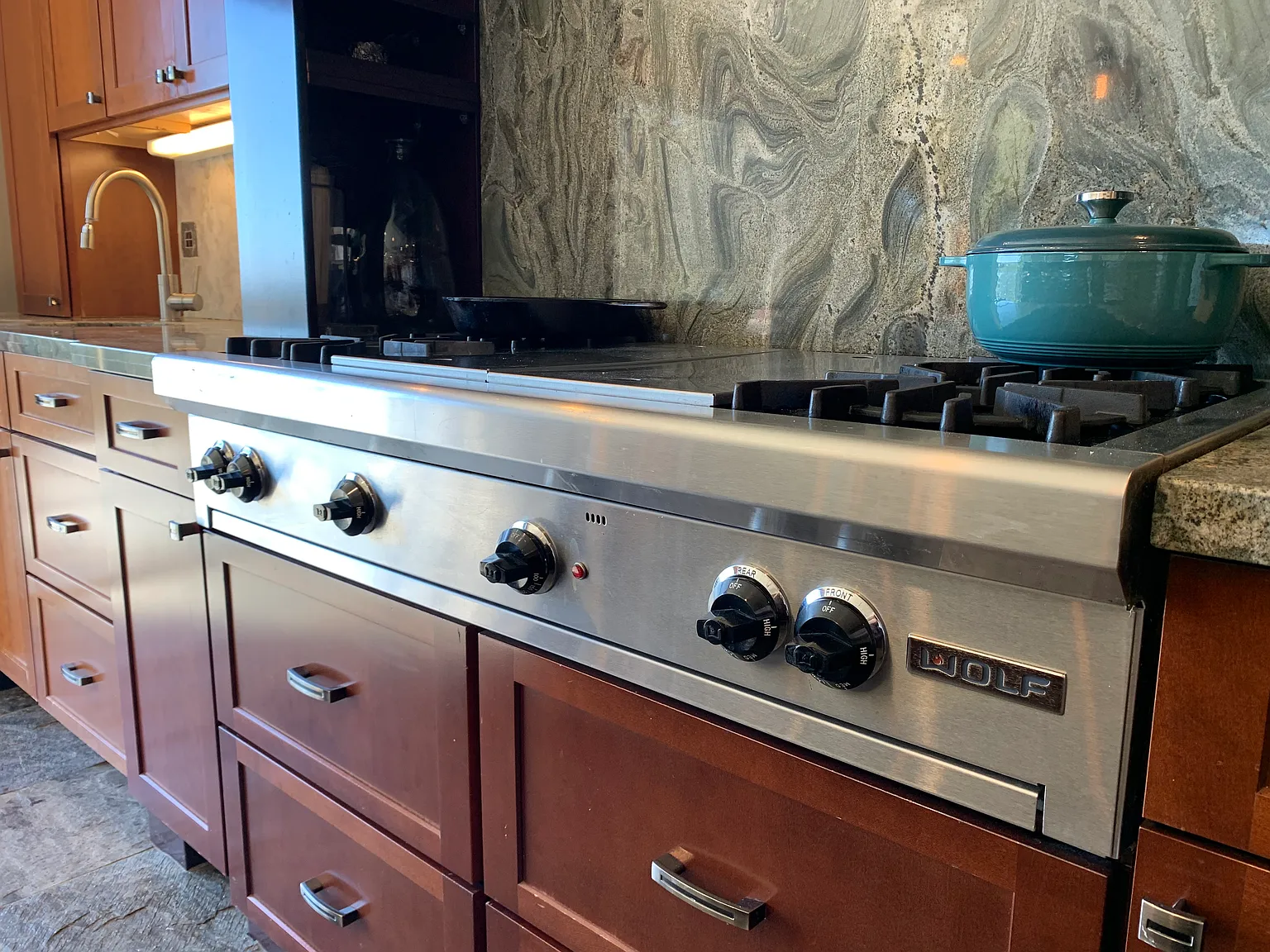 4 bed, 2.5 bath, 3300 sqft, $7,995 — Photo 4