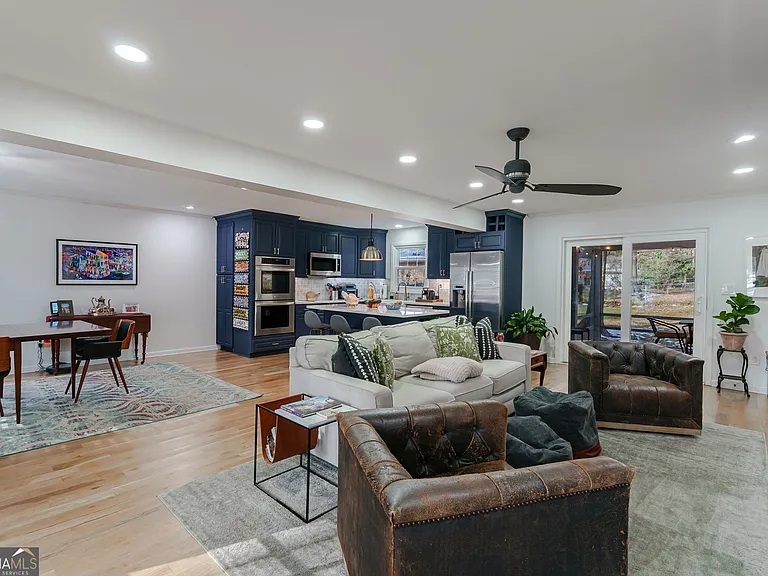 196 Avalon Dr — Photo 18