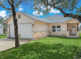 32 Trophy, Poteet, TX 78065