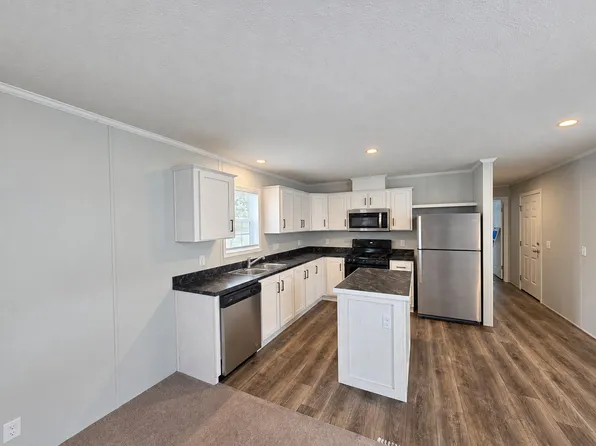 6 Canary Hill Dr, Lake Orion, MI