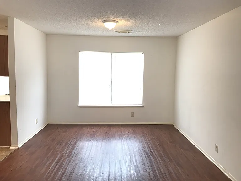 8115 Grimchester — Photo 3