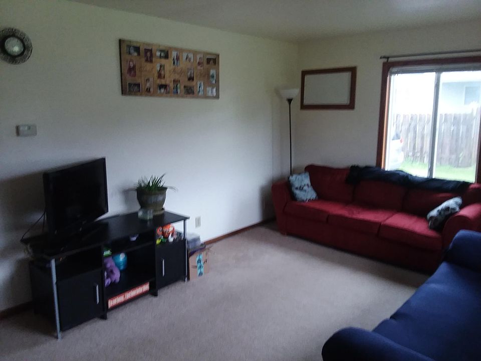 2nd image of 1467 Valley Rd