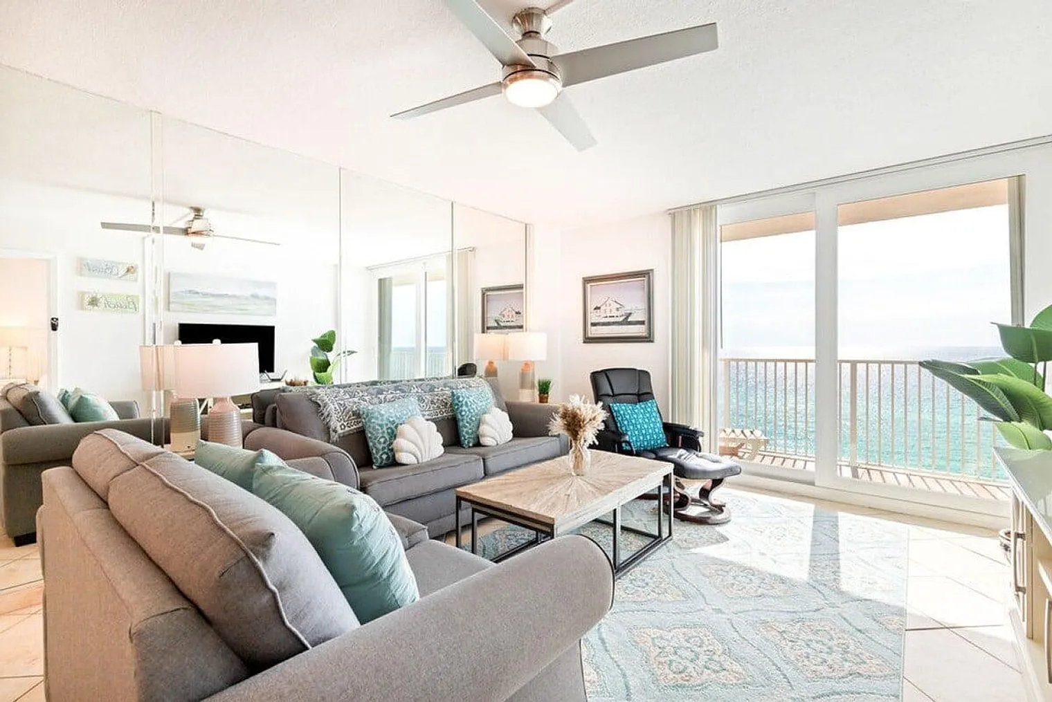 2 bed, 2.0 bath, 1001 sqft, $4,065 — Photo 1
