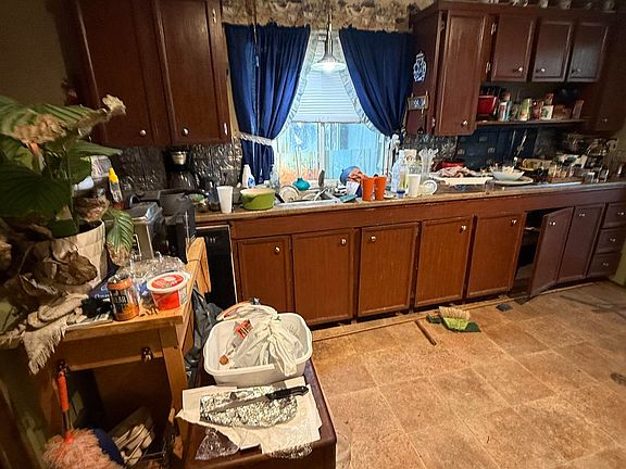 3rd image of 29623 N Cedar Rd