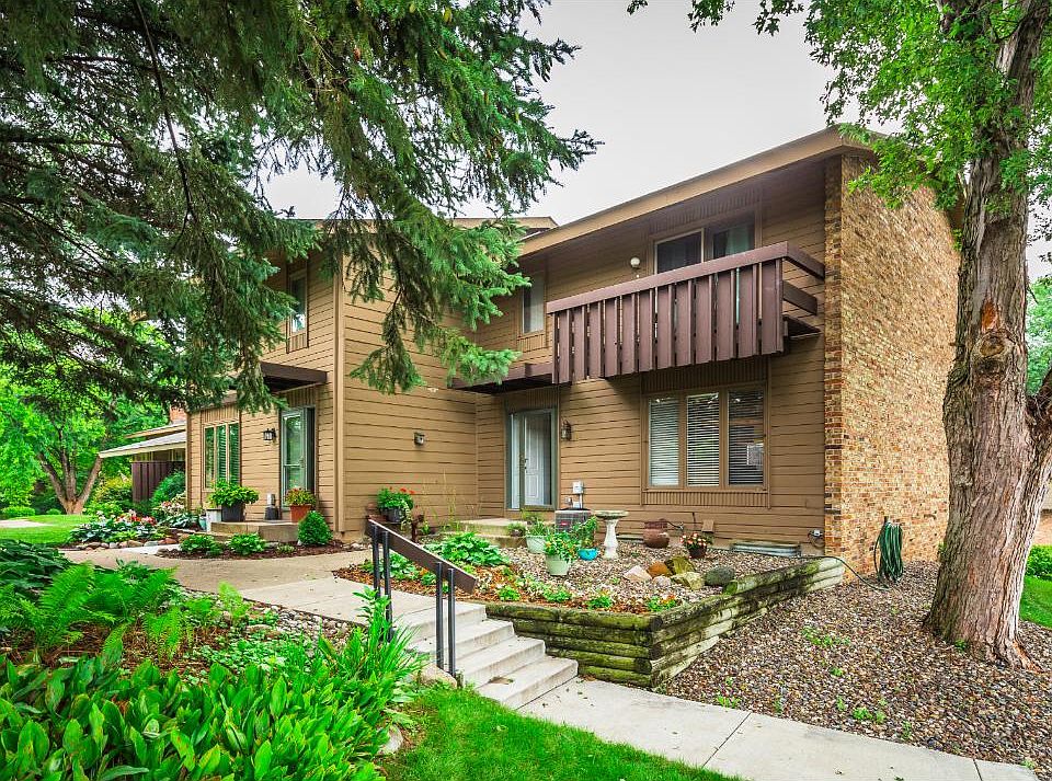 1st image of 20 Birnamwood Dr