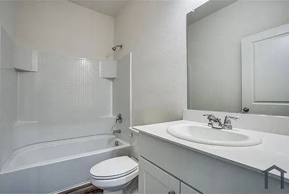 786 Wilshire Dr — Photo 15