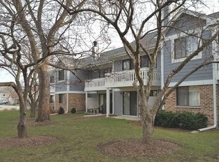 1152 Northbury Ln APT B1, Wheeling, IL 60090