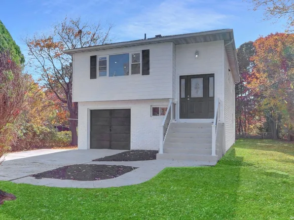 456 Spur Drive N, Bay Shore, NY 11706