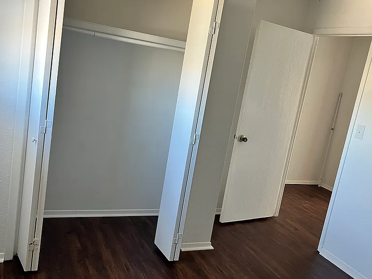 Bedroom2-closet