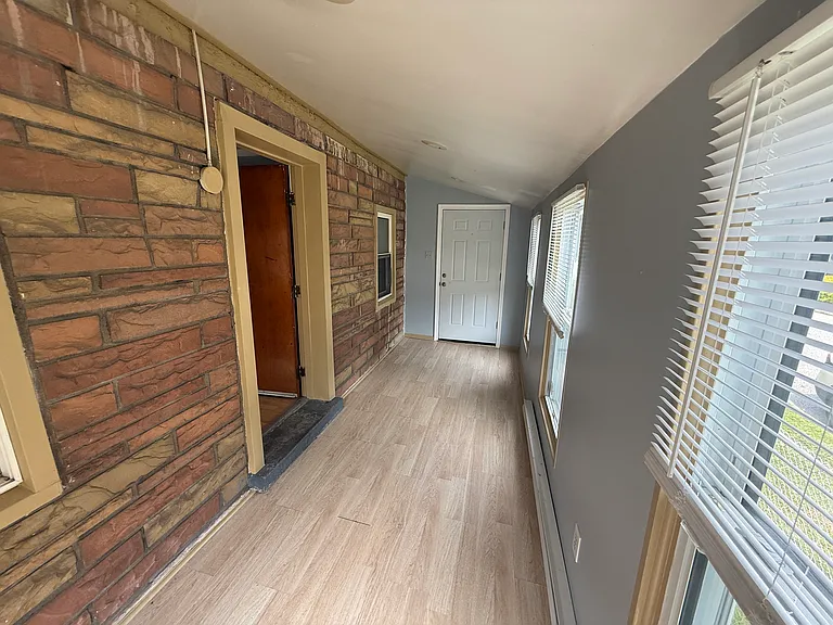 2320 W 11th St — Photo 21