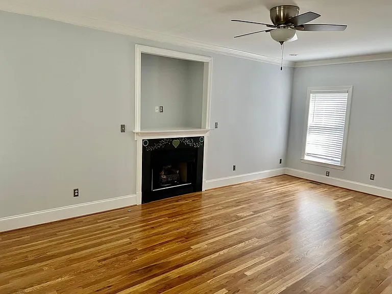 Fresh paint and floors