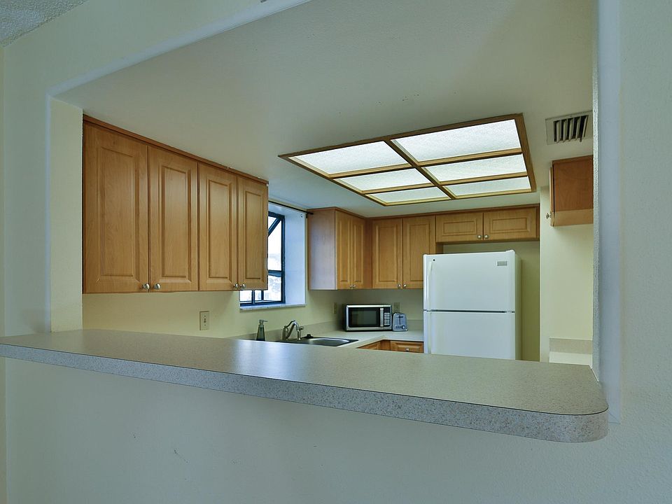 bar area into kitchen