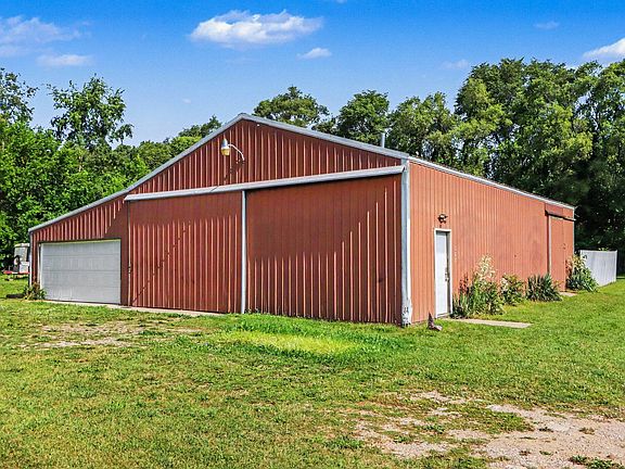4th image of 34792 Mill Lake Rd