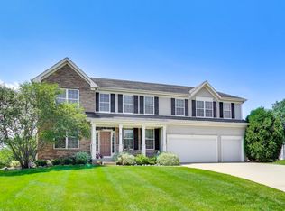 7 Fairhaven Ct, Lake In The Hills, IL 60156
