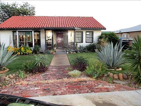 2nd image of 125 Circle Dr