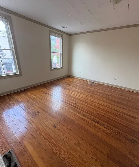 165 E Davis St #1 — Photo 5