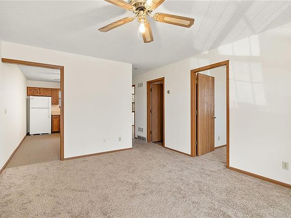 4th image of 604 N 13th Ter