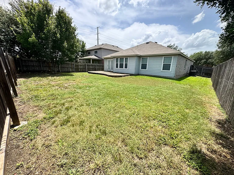 208 Latigo Ln — Photo 19